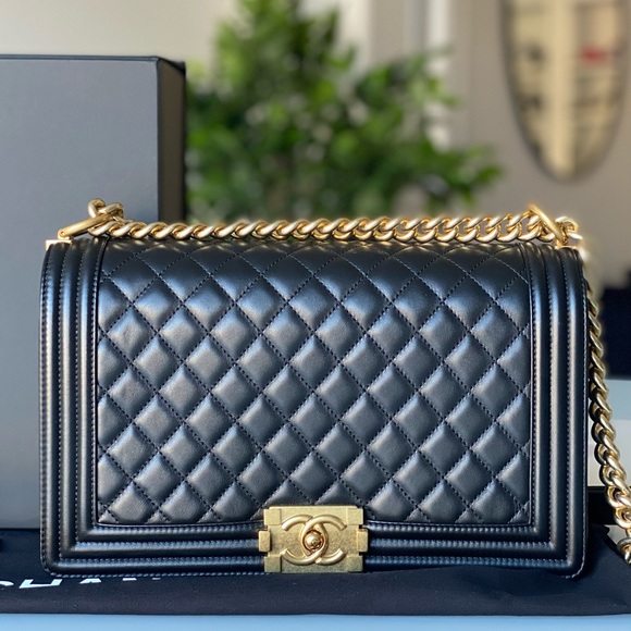 Handbags - SOLD❌Authentic Chanel New Medium Boy Bag